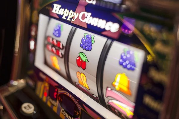 The Dog House slot game interface on qqstar88 slot mobile